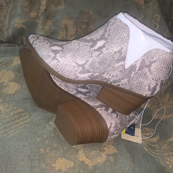 Women's Cari White Snake Print Ankle Boots - Picture 4 of 4